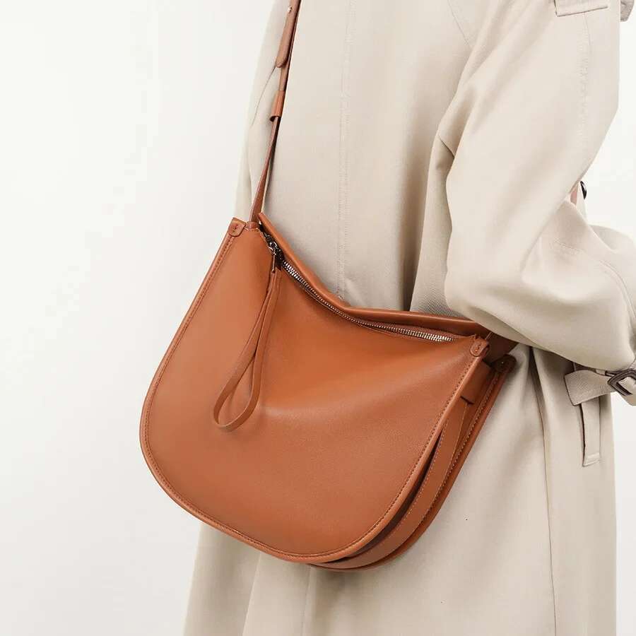 2023 New High Quality Saddle Genuine Leather Female Large Shoulder Bags Simple Crossbody Bag Women Commute Handbags