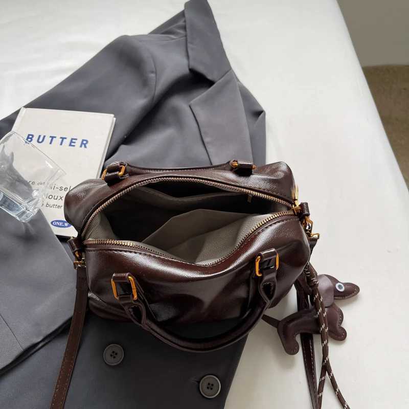 Fi handbag leather text bag simple handbag solid retro Shoder womens messenger bag Y250318