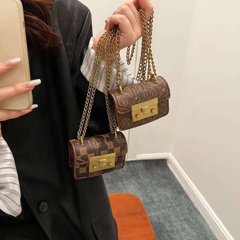 mini 2025 new handbag, and fashionable single shoulder crossbody bag, trendy internet celebrity ins chain small square ba handbag, bag,