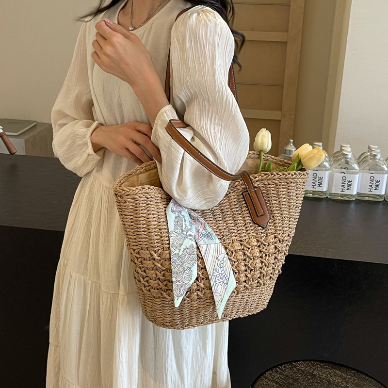 Knitted For Women 2025 New Fashionable Large Capacity Vacation Beach Bag, High-End And Trendy Tote Bag Fashion Shoulder Bags