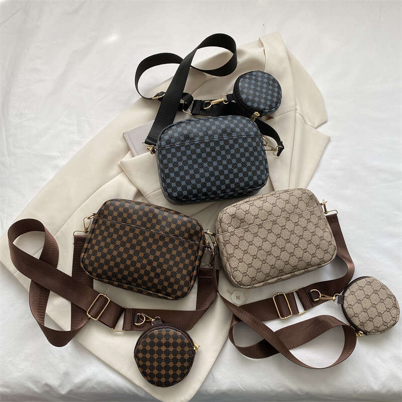 2023 Summer New Casual Shoulder Women, Simple Crossbody Bag, Personalized and Fashionable Small Square Bag for Women