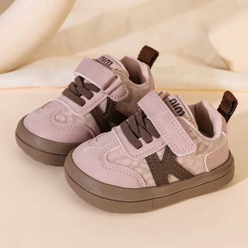 Childrens sports shoes seasonal new boys anti slip running shoes fashionable outdoor girls anti slip childrens soft soled childrens sports shoesXJ2503
