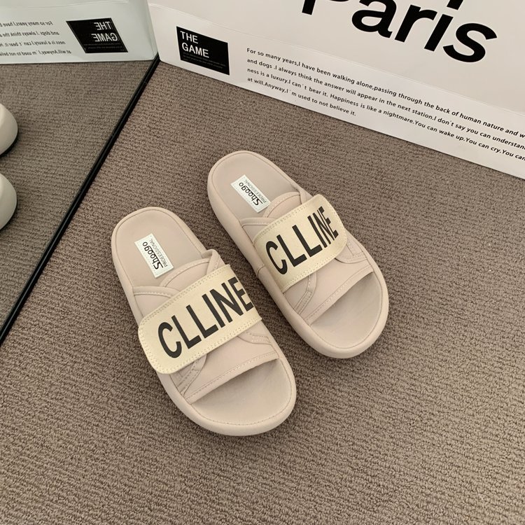 Korean version women's thick-soled one-word slippers new summer 2025 style soft sole with a feeling like stepping on poop non-slip beach sandals