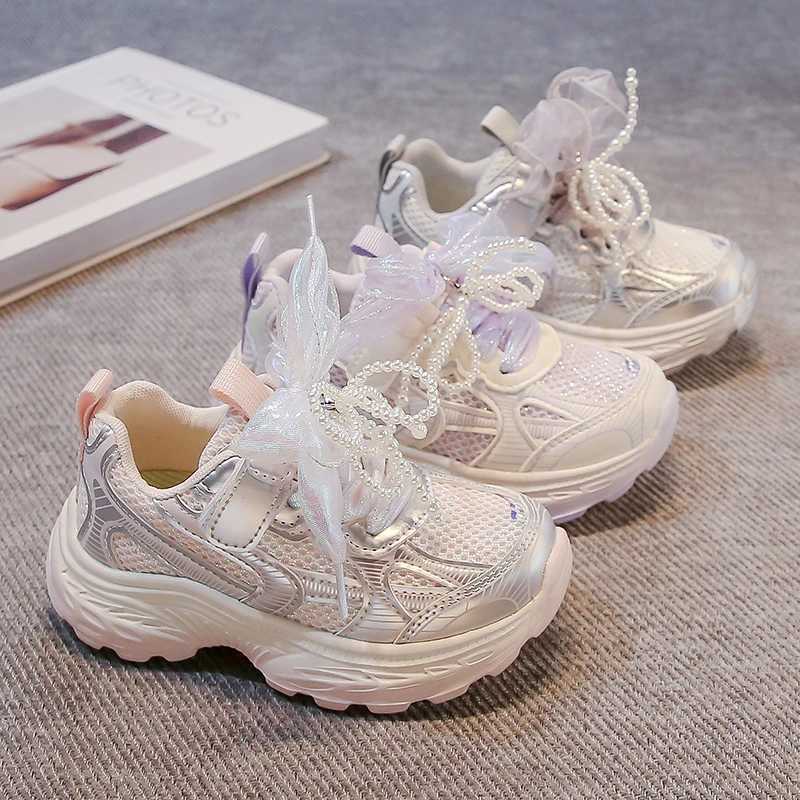 Fashionable girls tennis shoes childrens casual sports shoes childrens mesh breathable lightweight coach princess shoes 26-38 W250318