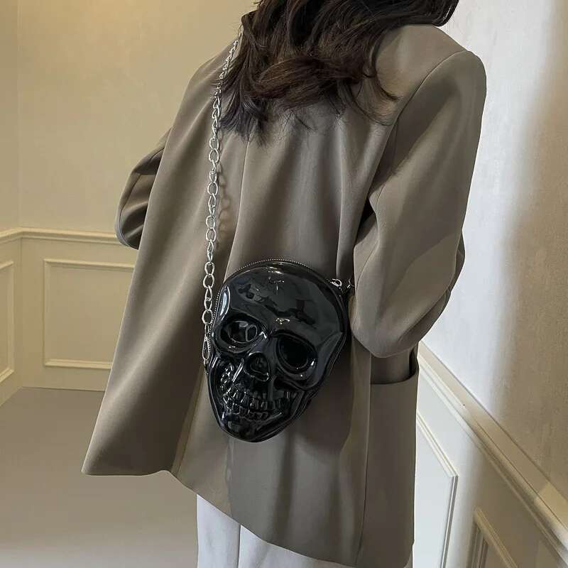 Funny Crossbody Bags For Women 2025 New Leather Chain Small Personality Skull Shape Hip Hop High Quality Shoulder Bag Woman