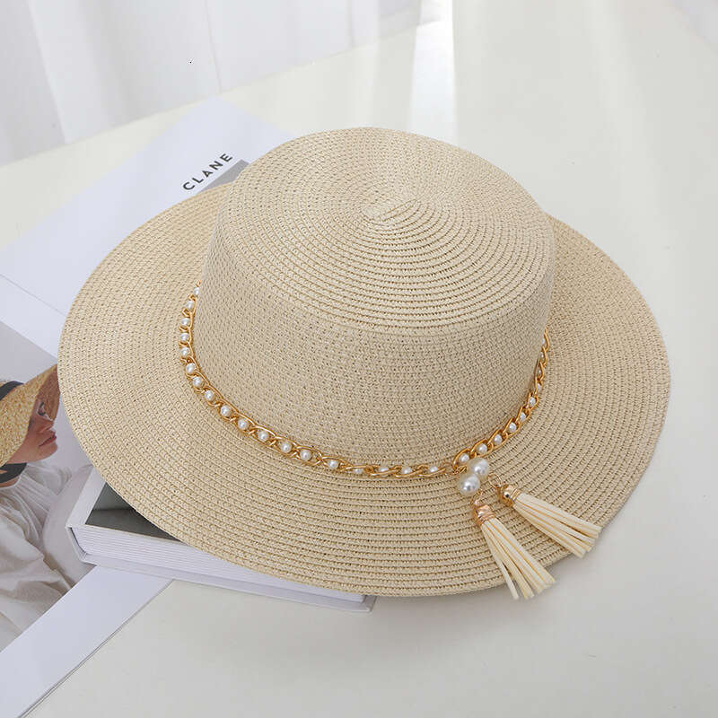 Summer flat topped straw hat with pearl chain, women's British top travel Korean version beach sun hat, trendy