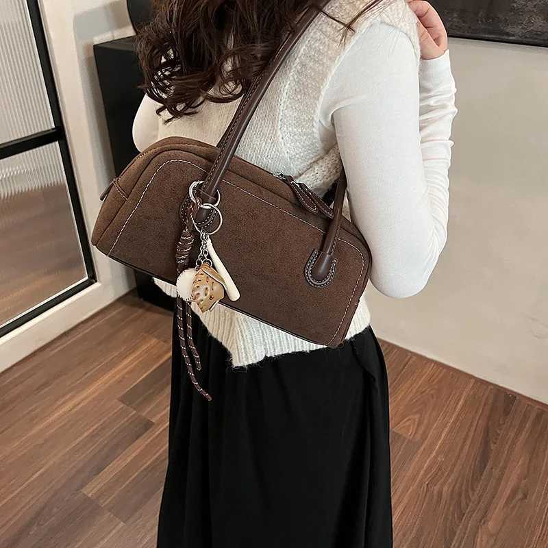 New suede shopping bag for Wen Mti pockets underarm pockets synthetic suede solid color handbags zippered Sahel bags used for work shopping Y250318