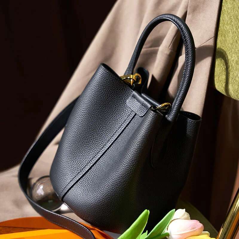 2023 New Fashion Female Bucket Bag Women's Genuine Leather Shoulder Messenger Bags Soft Cowhide Handbag Ladies Small Totes Brown