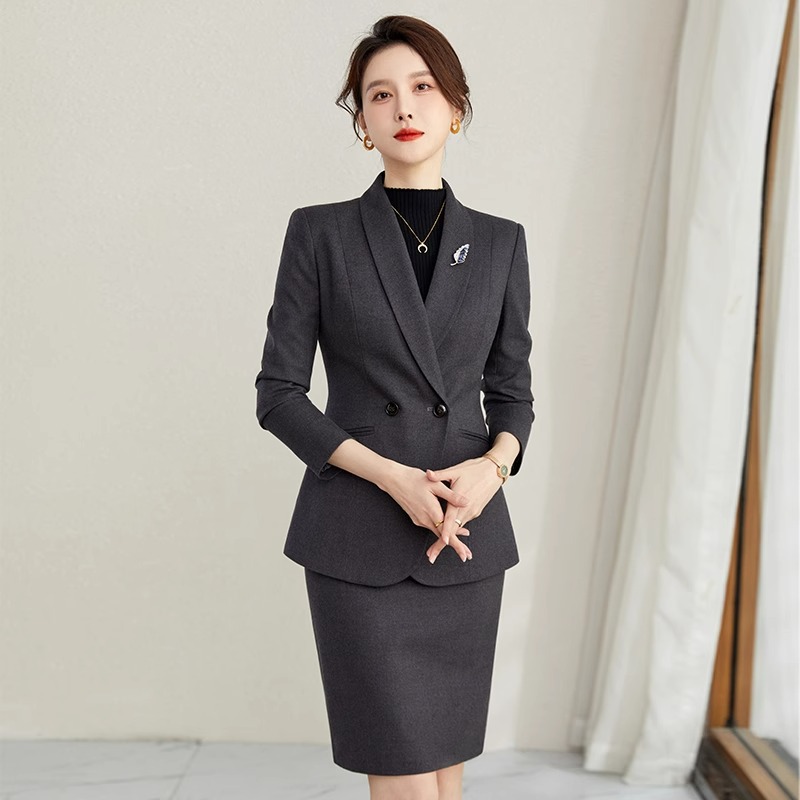 C315Refined Navy Blue Executive Suit - Tailored Fit Professional Attire