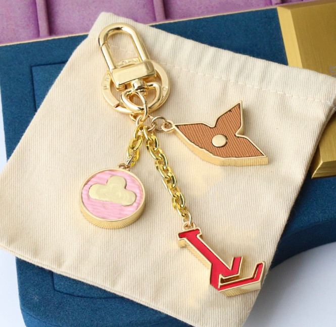 Charm Luxury Paris Designer Keychains 20 Style Brand Keyring Fashion Metal Leather Key Chain Charm Fashion Bags Pendant Handbags Car keychain purse Ke