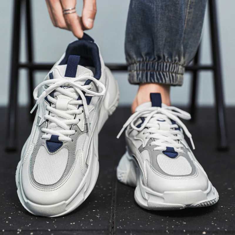 Thick sole Mens casual sports shoes 2023 new trend mesh lace breathable casual sports shoes adding soft soles Y250318