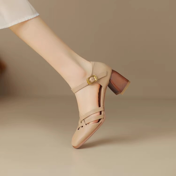 Summer New NEW Leather for Women Cover Shoes Square Toe Low Heel Concise Designer Sandals 492e