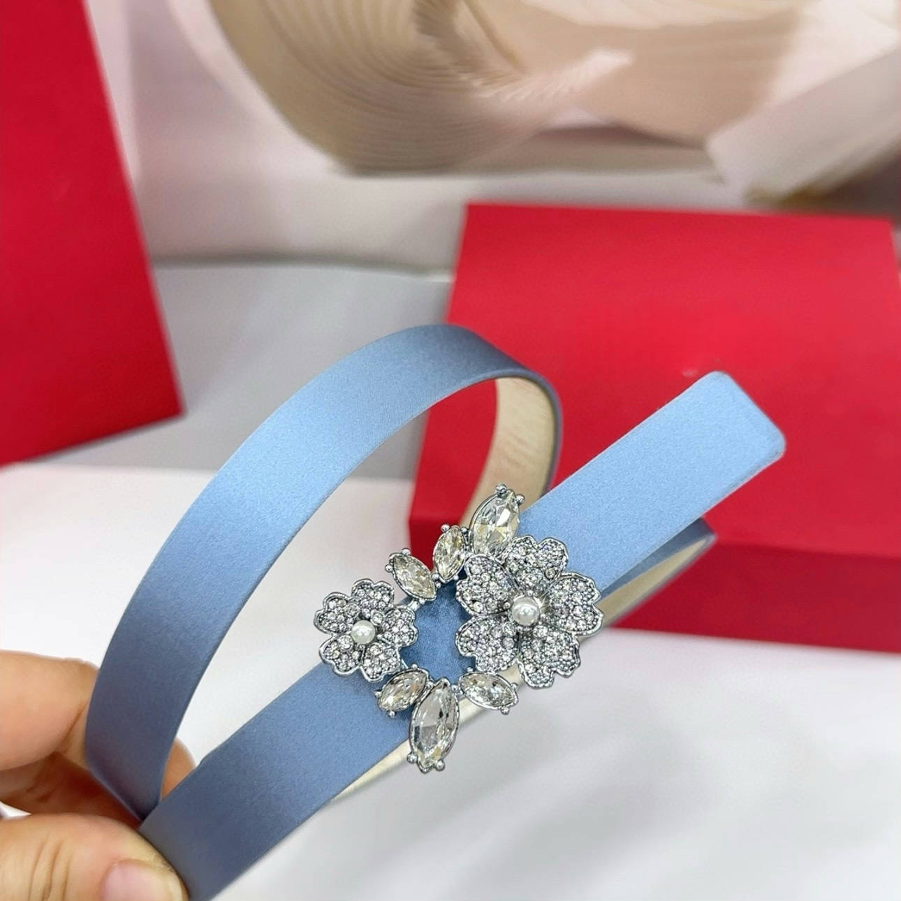 Designer Women Belt High Quality Leather Belt Width 2cm Wide Smooth Gold Silver Flower Buckle Belt with Jeans Dress Silk Belt with Box