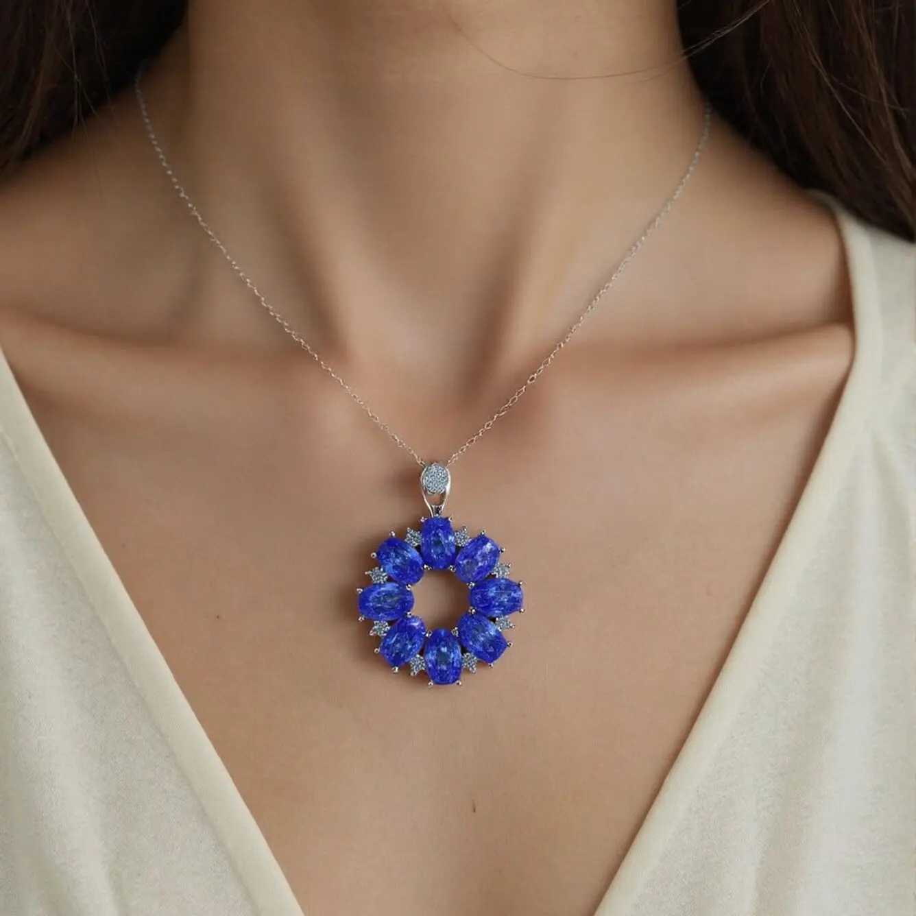 ZECA Tanzanite 925 Pearl Female Pendant with Natural Tanzanite Gem 4 * 6mm S925 Silver Tanzanite Pendant W250318