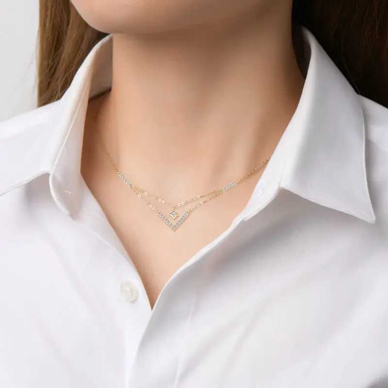 Sparkling 3mm and 1.8mm round moissanite necklace 925 sterling silver fashionable V-shaped necklace suitable for womens exquisite jewelry gifts W25031