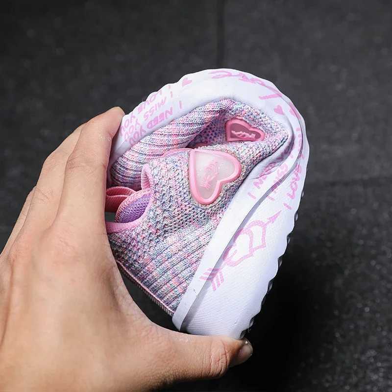 2025 Girls Casual Shoes Light Mesh Sports Shoes Childrens Summer Childrens Autumn Tenis Cute Sports Womens Running Socks W250318