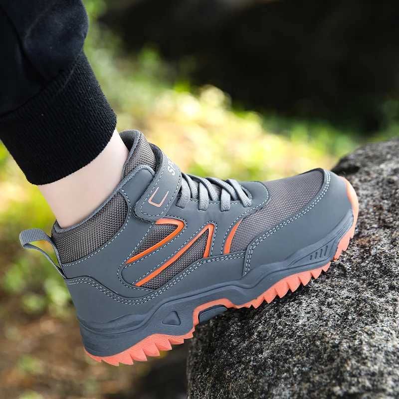 Children Casual Luminous Shoes For Boys Breathable Sneaker Winter Warm Plush Kids Hook Loop Non-slip Hiking Sports Shoes W250318