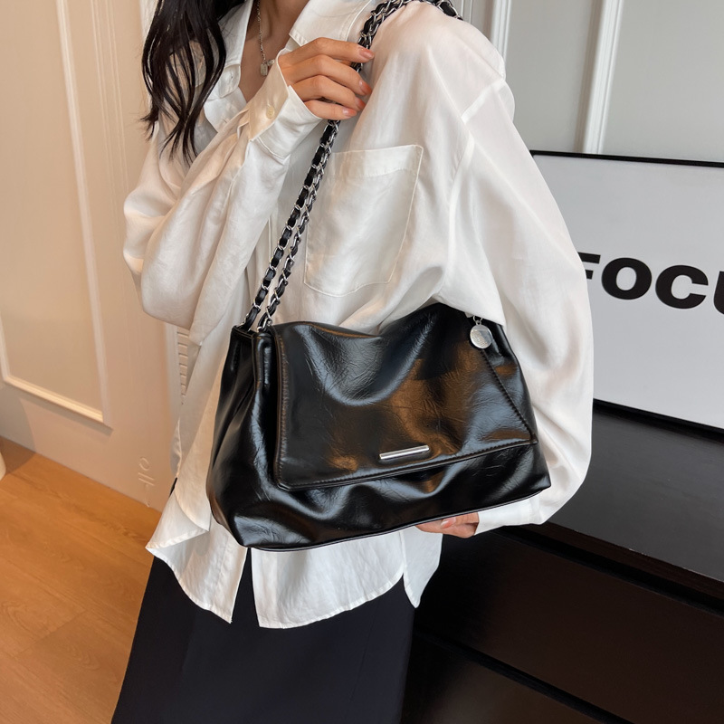 Large Capacity For Women In New Trendy And High End Single Shoulder Bag Summer Super Hot Commuting Chain Crossbody Bag Shoulder Bags