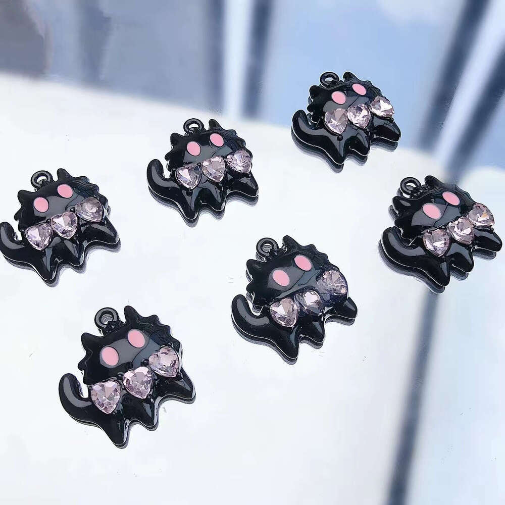 2024 New Black Funny Cat Love Stone Pendant Accessories with Cartoon Material and Niche Design