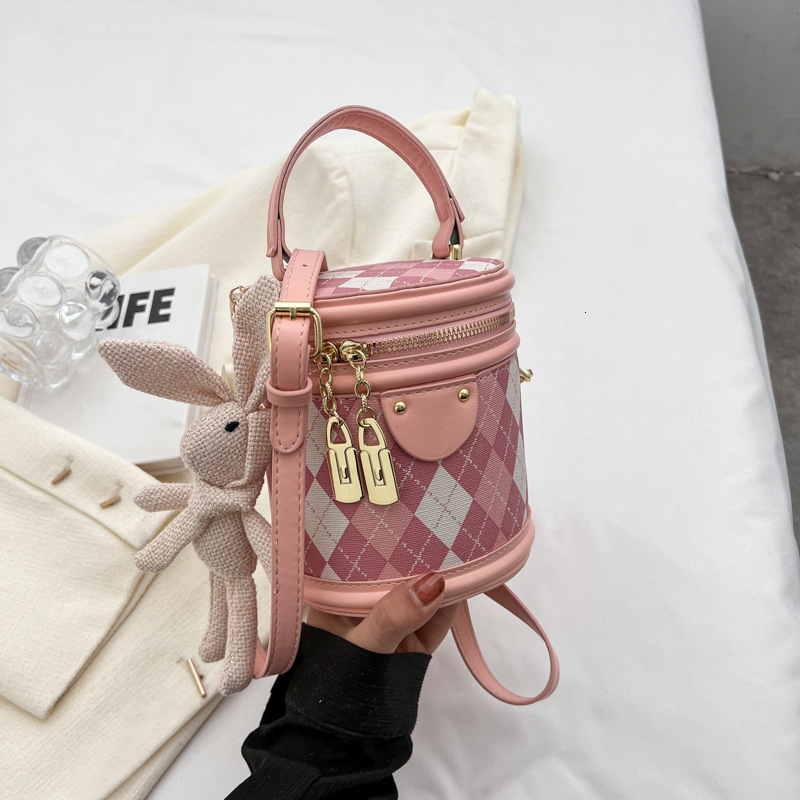 Minimalist Diamond Shaped Cylindrical Women's 2023 New Summer Fashion Casual Crossbody Bag, Portable Bucket Bag For Women Fashion Shoulder Bags