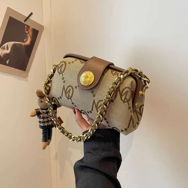 Ladies Shoulder European Bag Fashion Chain Girl Crossbody Handbag Tote Bag, Vintage Printing Pendant Decoration Canvas Material ,
