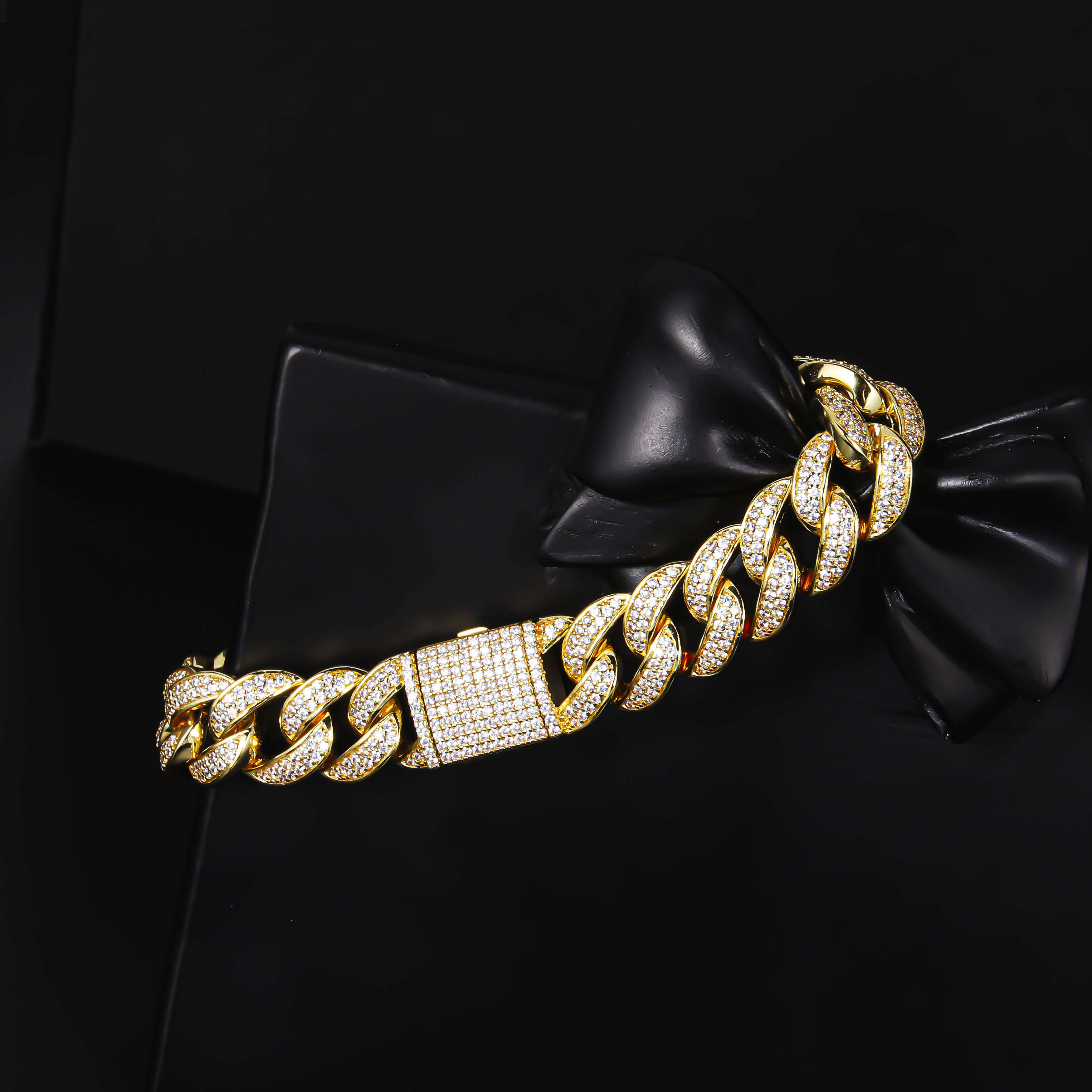 CM Jewelry Design Retro Hiphop Chain High Quality Pulsera Cubana Hot Selg Ice Out Zirconia Monaco Cuban Bracelet