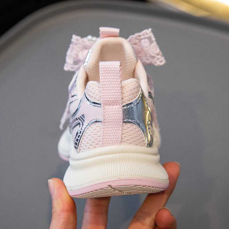 Childrens Sports Shoes 2025 New Spring Autumn Boys White Shoes Girls Breathable Mesh Casual Soft Bottom Sports Shoes Childrens Running ShoesXJ250318