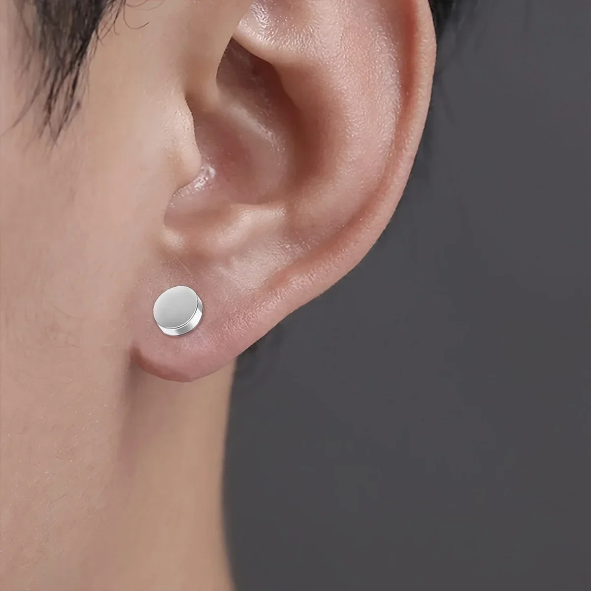 1 Pairs Crystal Strong Magnetic Ear Stud Clip Earrings for Men Women Punk Round Zircon Magnet Non Piercing Jewelry 250304