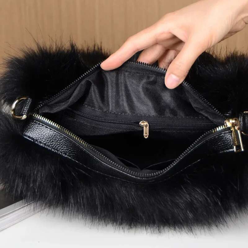 Meet You Winter Fahsion Faux Fur Boston Handbag For Women Design Fluffy Plush Spliced Pu Leather Tote Bag Quality Bolsa Feminina