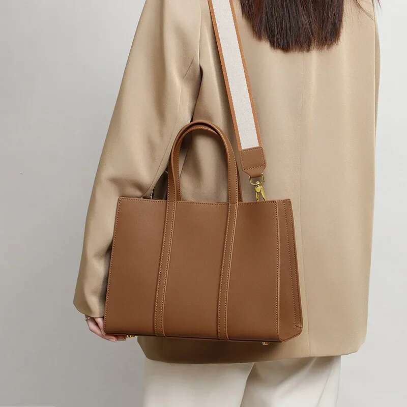 2024 New Retro Women Tote Bag High Quality Shoulder Designer Female Large Handbags Genuine Leather Ladies Bags Brown