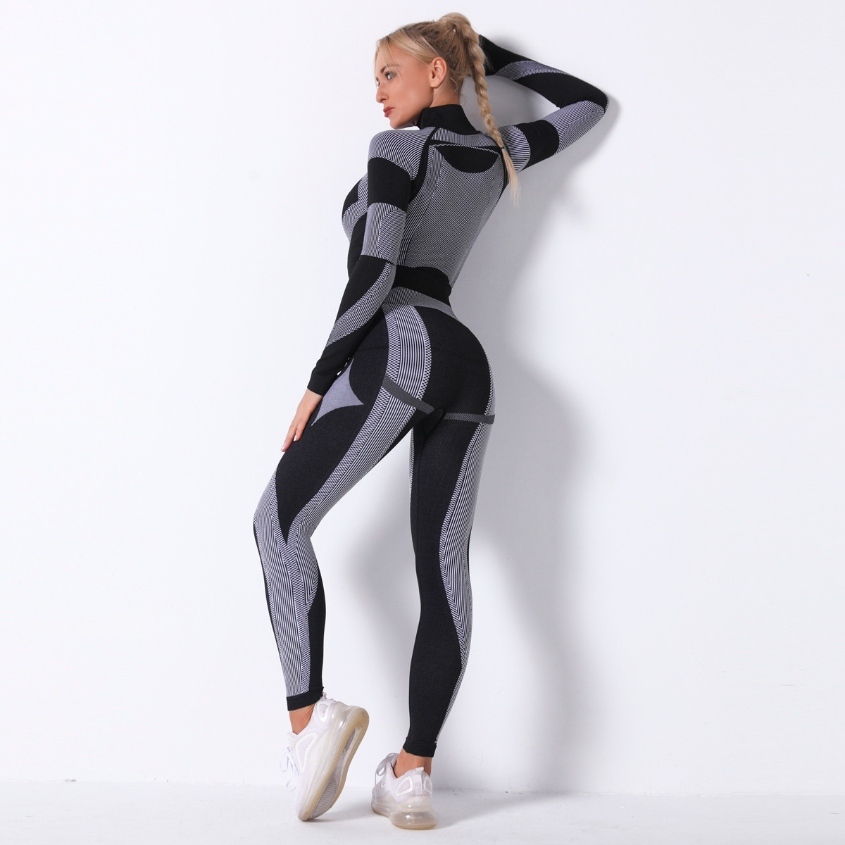 Internet famous seamless knitted yoga set for women's breathable, moisture tracksuit wicking, sweat wicking long sleeved sports running and fitne