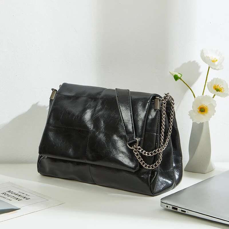 Fashion Metal Women's Chain Shoulder Crossbody Simple Pu Sewing Solid Color Flip Messenger Bag, Classic Busine Bag,