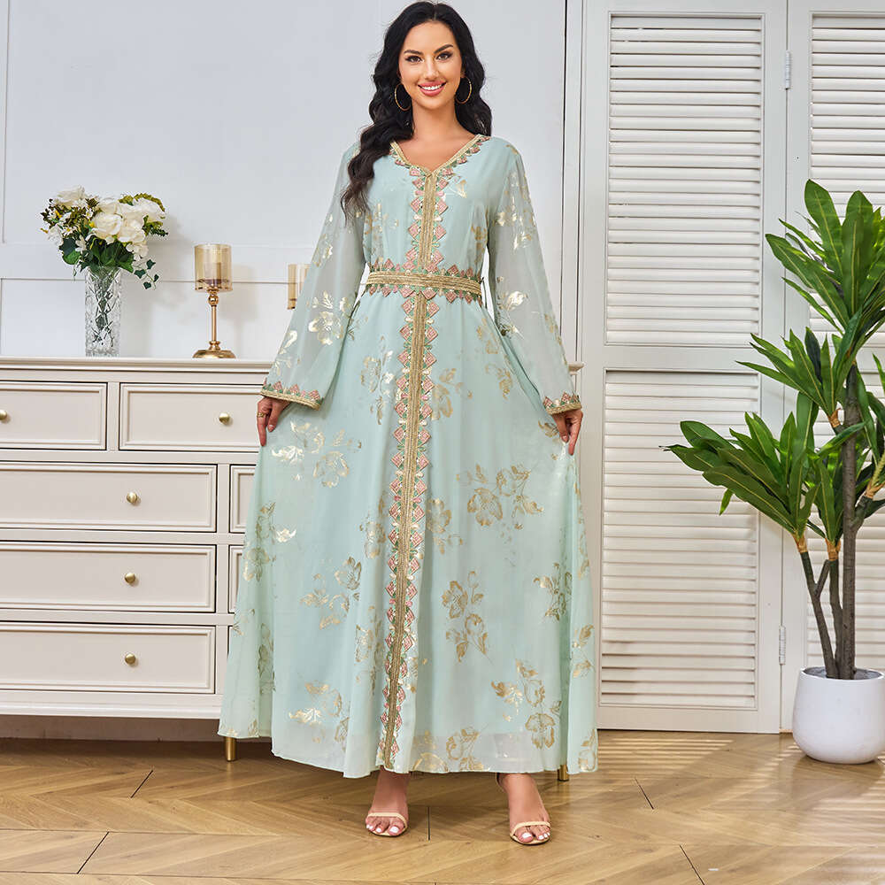 Mt037 Muslim Robe Women's New Hot Stamped Embroidered Lace Fashion White Dress