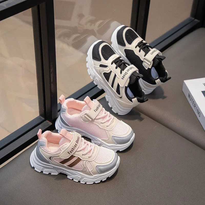 Childrens sports shoes mesh breathable childrens running shoes thick soft sole trend 2024 fashion new student sports shoes hook and loopXJ250318