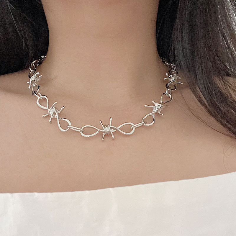 Big Thorn Patchwork Necklace For Men And Women Instagram With The Same Barbed Clavicle Chain Necklace