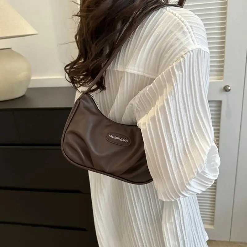 D0UD Underarm Bag Makeup Bag PU Armpit Bag Black/White/Sier/Brown/Rose Red/Green Z250318