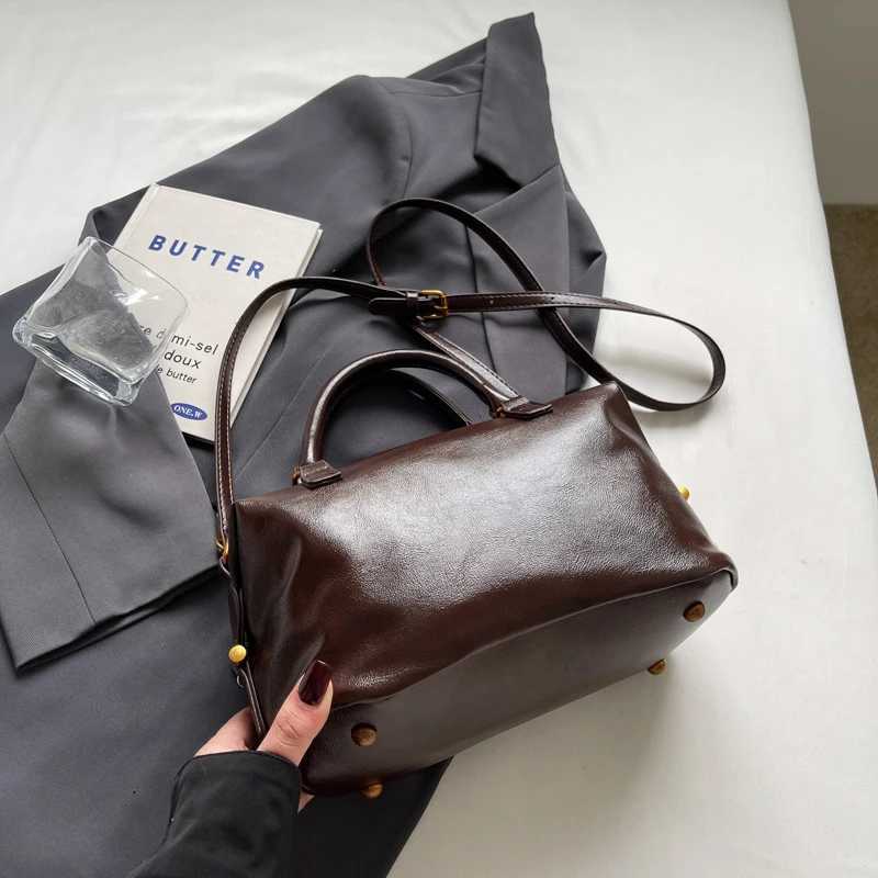 Fi handbag leather text bag simple handbag solid retro Shoder womens messenger bag Y250318
