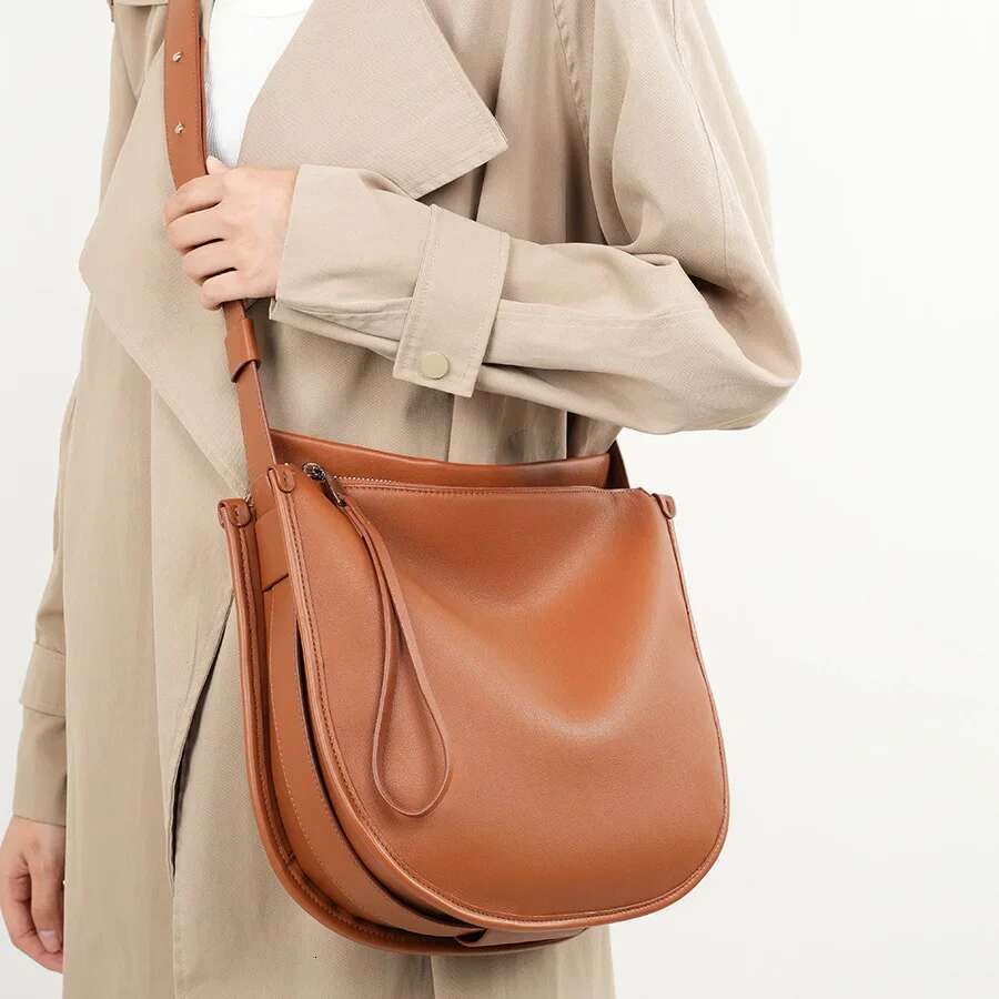 2023 New High Quality Saddle Genuine Leather Female Large Shoulder Bags Simple Crossbody Bag Women Commute Handbags