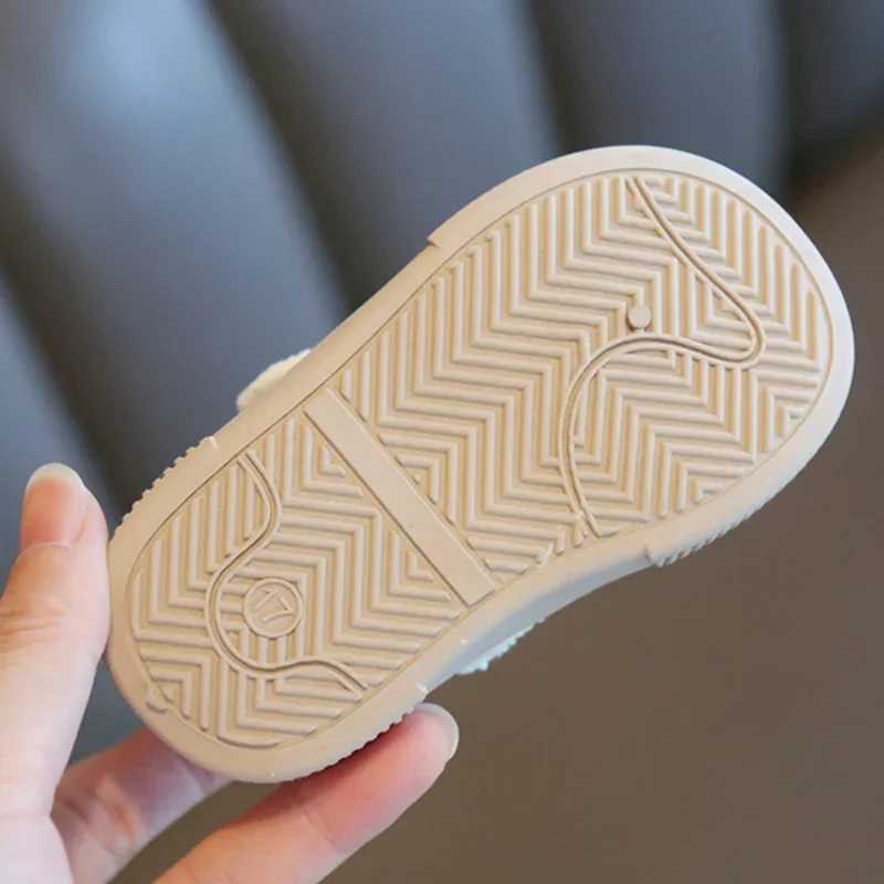Baby walking shoes soft sole lightweight anti slip baby crib shoes suitable for newborns in spring and summer W250318