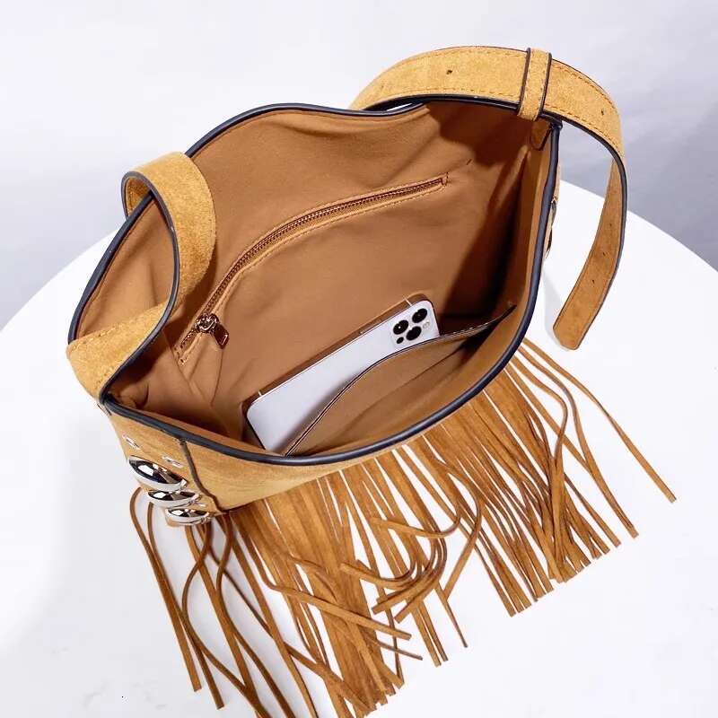 Fashion Long Tassel Veet Women Handbag Large Capacity Metal Rivet Casual Female Shoulder Underarm Retro Messenger Bag