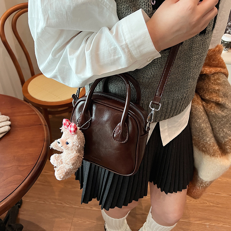 2025 New Women s Diagonal Fashion Designer Small Square Bag Niche Mini Handbag High end Single Shoulder Crossbody Bag Cute Casual Wallet Storage Bag