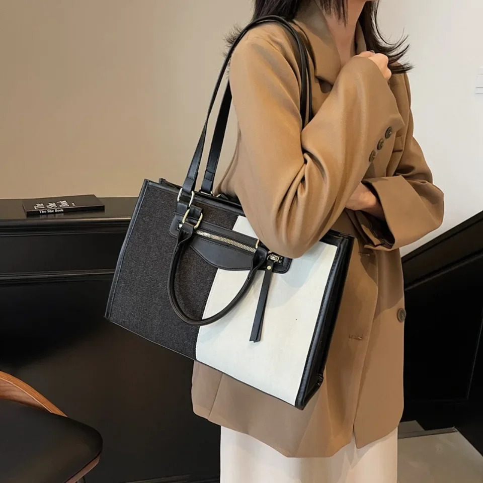 Womens large capacity handbag casual and fashionable womens spliced denim handbag designer luxury shoulder bag womens messenger bag 250317
