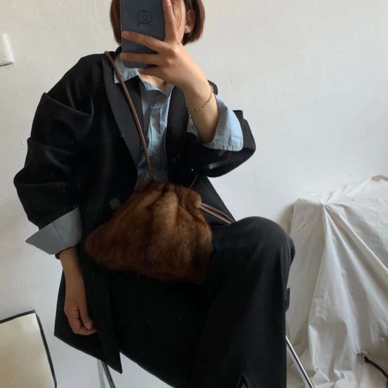 Winter Single Shoulder Women's Fluffy Mink Drawstring Fur Bucket Evening Party Bag Handbag Ladies