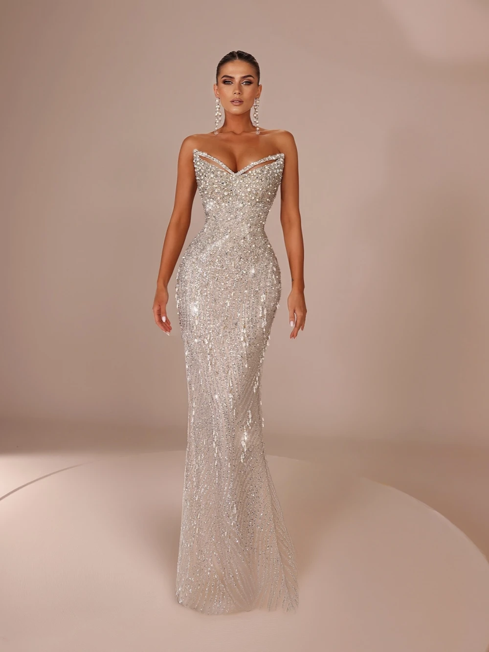 Sparkly A e Women Wedding Strapless Sleeveless Bridal Gowns Sequins Pearls Detachable Train Dress Custom Made