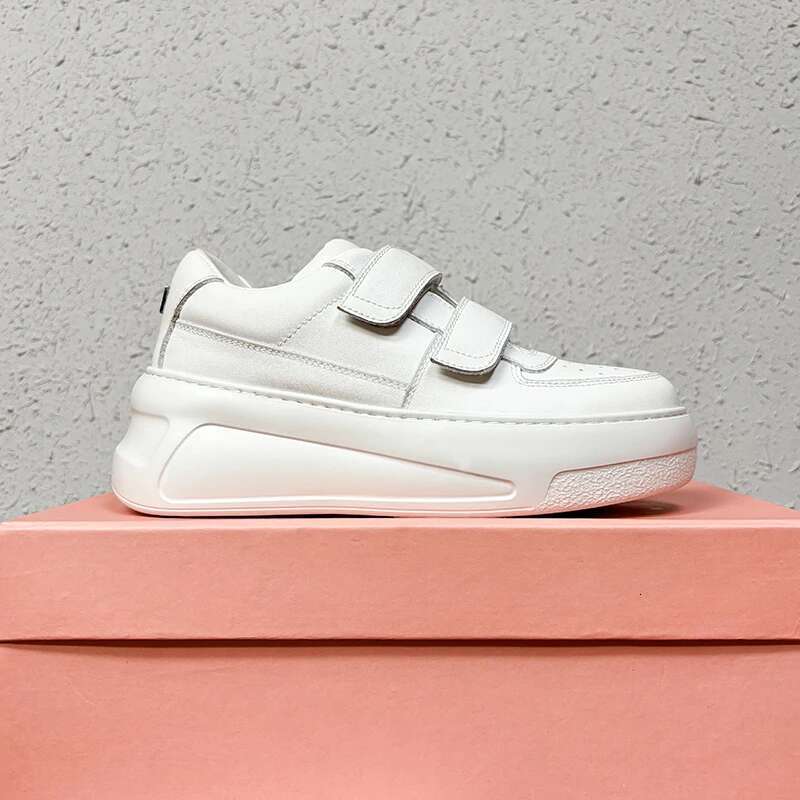 Summer 2025 New Style High Grade Genuine Leather White Casual Sports Thick Bottom Comfortable Women Designer Shoes