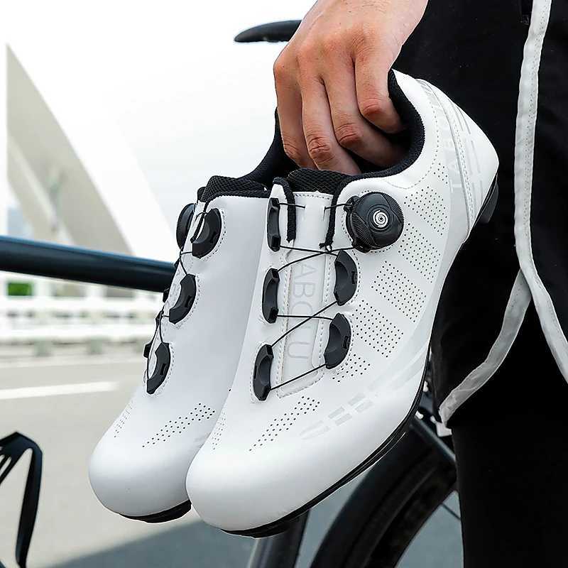 Mens cycling shoes compatible with Road Mountain SPD LD breathable and comfortable upper very softXJ250319