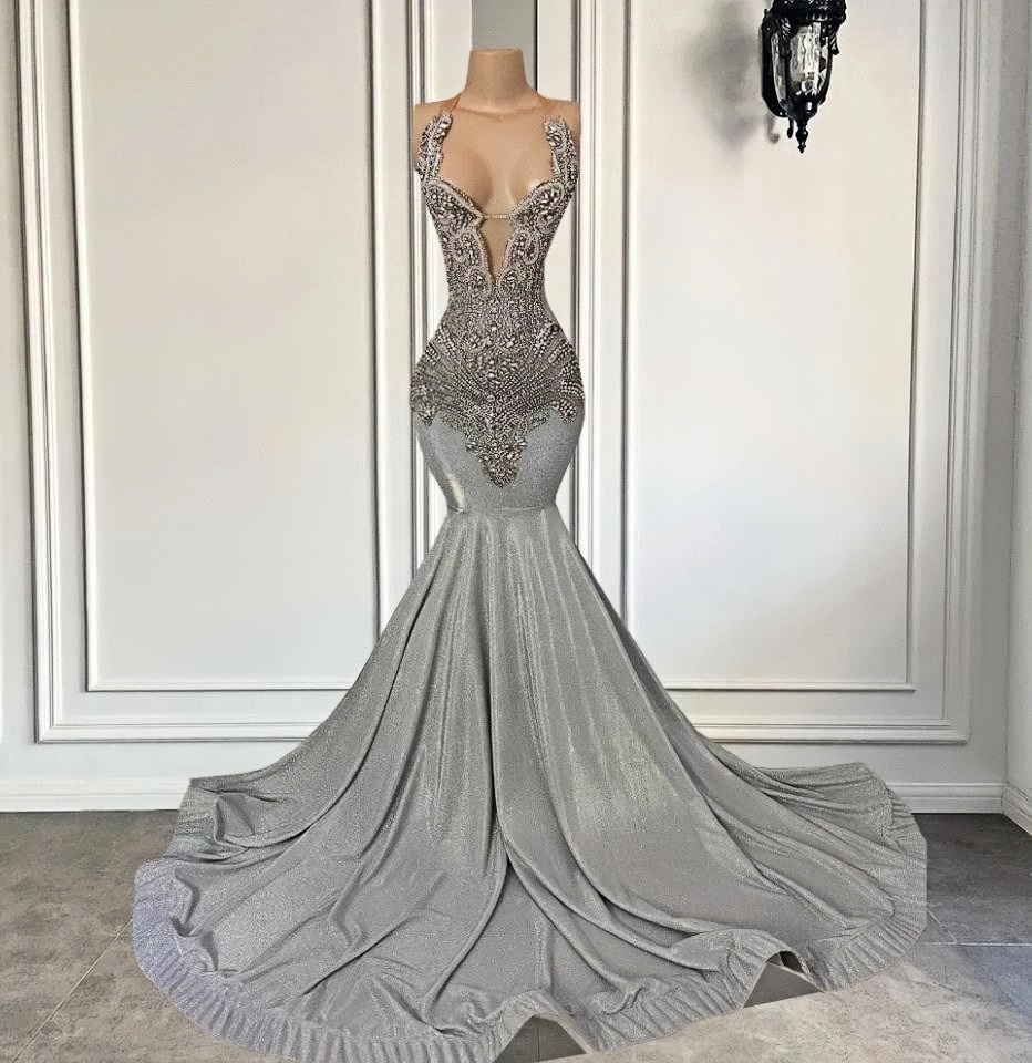 2025 Stunning Silver Mermaid Prom Dresses Sexy Sheer Neck Appliques Sheath Beads Sequins Long Evening Gowns Black Girls Met Gala Vestidos BC18437