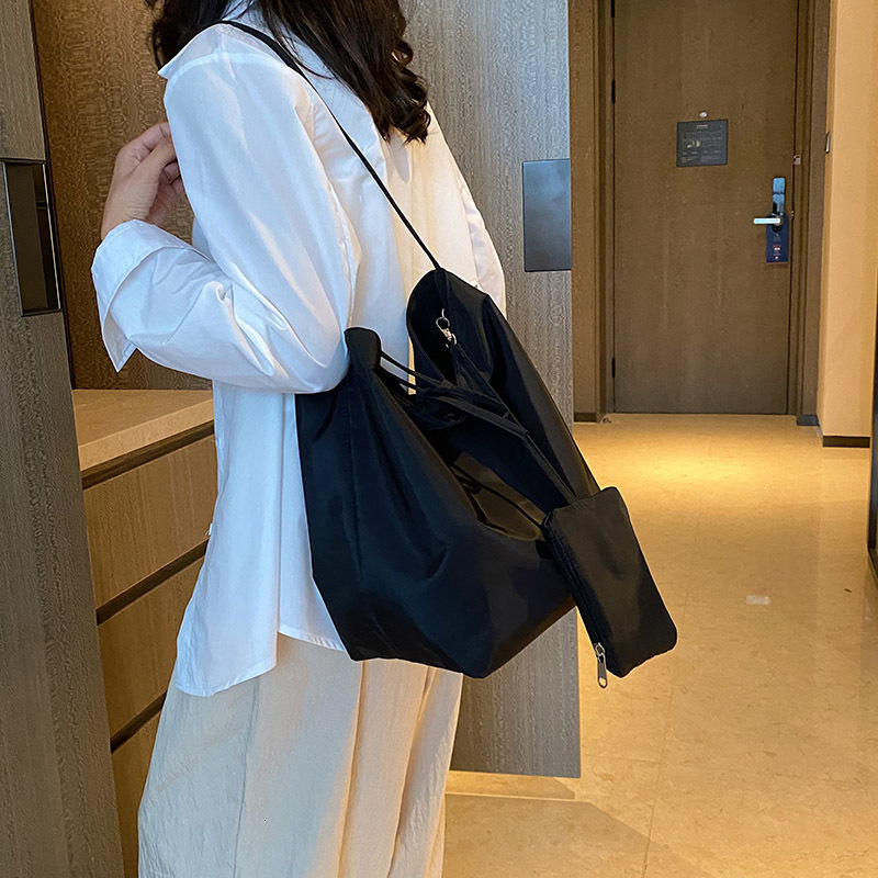 Korean Version Of Dongdaemun Simple Nylon Large Capacity Cloth 2023 New Lazy Style Casual Versatile Shoulder Tote Bag Fashion Shoulder Bags