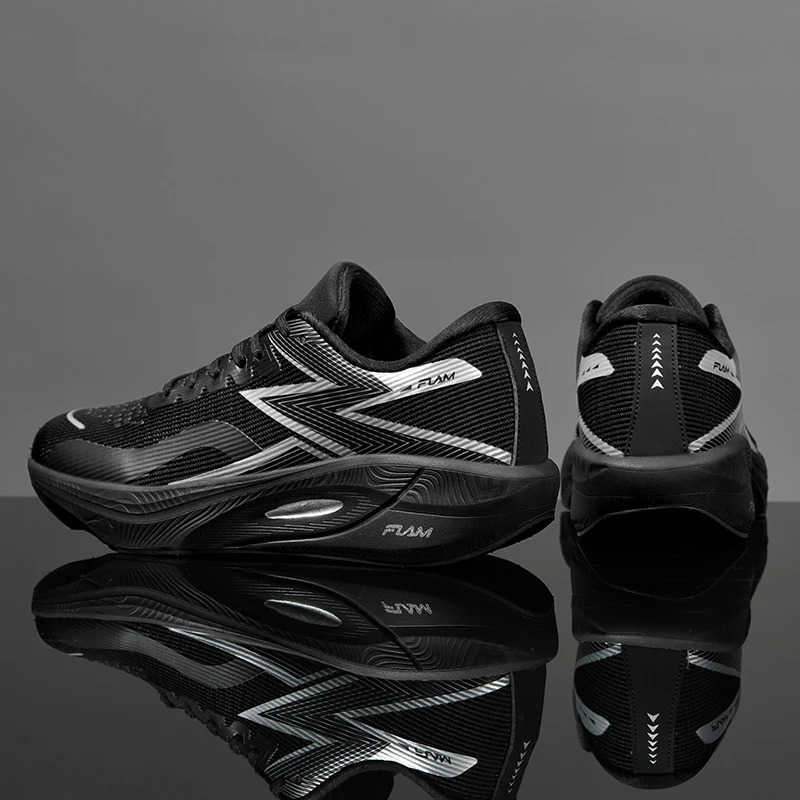 2025 New Running Shoes Carb Board Marath Men Sports Breathable Lightweight Wens Cfortable Athletic Nskid Sneakers Z250318