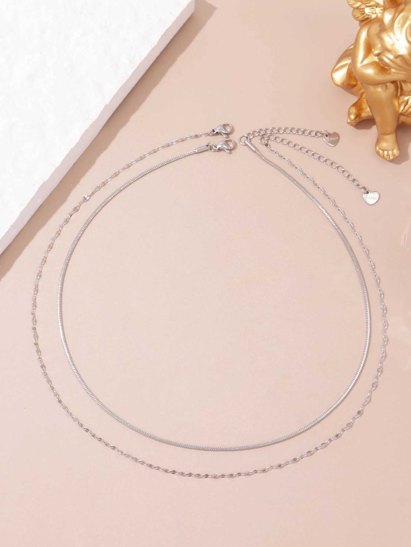 Minimum stainless steel womens necklace set for everyday jewelry W250318